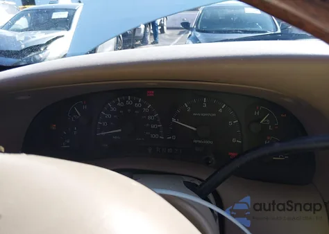 1999 Lincoln Navigator z USA, uszkodzony, nr VIN 5LMPU28A5XLJ39215